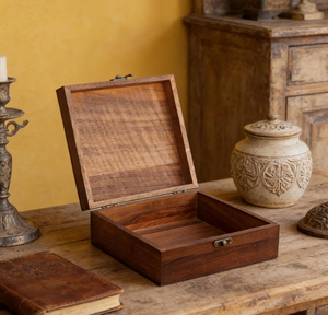 Boîte de rangement en bois de noyer personnalisée avec serrure métallique, organisateur de souvenirs en bois fait main pour bijoux, bureau, maison - Product Image 4
