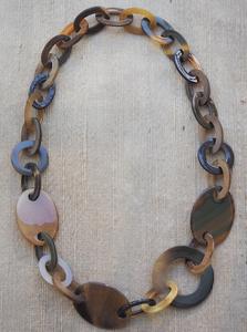 MN EXPORTS Collier artisanal en corne de buffle naturelle avec grosses perles et chaînes à maillons provenant de l'Uttar Pradesh - Product Image 4