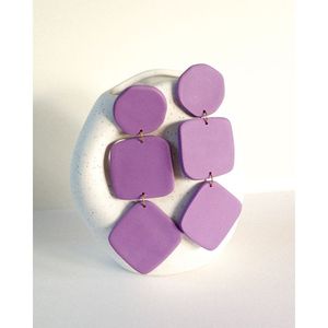 Boucles d'oreilles en résine de qualité supérieure, accessoires élégants en cristal pour les fêtes, les occasions décontractées et les occasions festives, fabriquées à la main pour une durabilité longue durée - Product Image 4