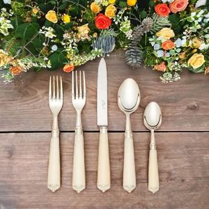Elegantes juegos de cubiertos de metal de estilo europeo y juegos de cubiertos de fiesta de metal inoxidable, juegos de cubiertos de oro mate para bodas y alquiler - Product Image 1