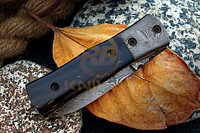 Couteau pliant de poche artisanal en acier Damas OEM personnalisé, pointe tombante, manche en résine, pour camping, chasse, EDC, avec étui en cuir
