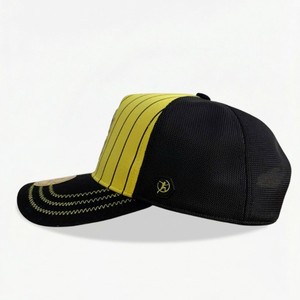 Gorra de Camionero Moderna con Parte Delantera de Tela Híbrida y Ventilación de Malla Avanzada Diseñada para una Alta Visibilidad de la Marca - Product Image 1