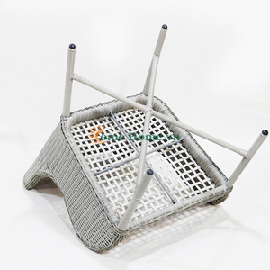 Fauteuil d'extérieur en plastique et aluminium de qualité supérieure, résistant aux intempéries, pour café - Chaise de bistrot minimaliste et moderne - Product Image 3