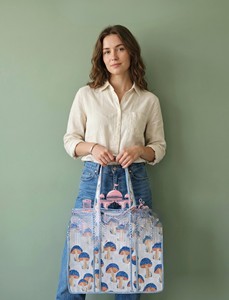Sac fourre-tout matelassé en coton imprimé artisanal avec motif champignon fantaisie, fermeture éclair pour femme, haute qualité - Product Image 2
