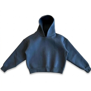 Sweat à capuche oversize court pour homme avec col montant structuré, épaules tombantes, manches larges et ourlet côtelé - Product Image 1