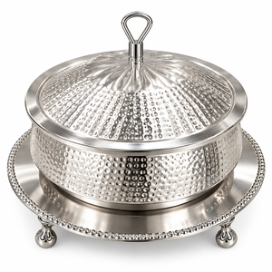 Plat à réchaud Oravelle Royal à dôme martelé avec support orné en acier inoxydable finition miroir, durable et écoresponsable - Product Image 1