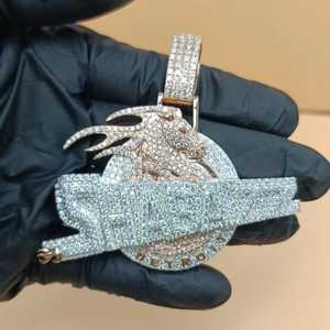 Pendentif Cheval Detroit Personnalisé en Moissanite VVS Certifiée de Luxe, en Argent 925 Plaqué Or Rose Massif, avec Logo/Lettre/Nom Personnalisé - Product Image 1