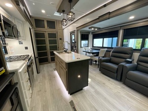 New 2025 Keystone M-o-n-t-a-n-a 3123RL - Product Image 6