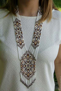 Collier artisanal en perles de rocaille brodé, fait main en Inde, bijoux de créateur haut de gamme pour femme, idéal pour les soirées, par HF Crafts - Product Image 3