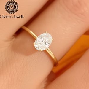 แหวนหมั้นเพชรโมอิสซาไนต์ทรงคุชชั่นชุบทองคำขาว 22k จาก Charm_Jewells ประดับเพชรแบบหนามเตย รับรองโดย IGI น้ำหนัก 3 กรัม ดีไซน์คลาสสิกสำหรับทั้งชายและหญิง - Product Image 2