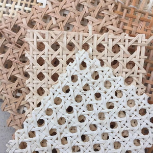 Nouveau Tressage en Rotin Naturel Marron à Mailles Ouvertes, Largeur 60 cm, Matériau Flexible et Durable pour la Décoration Intérieure et les Meubles - Product Image 1