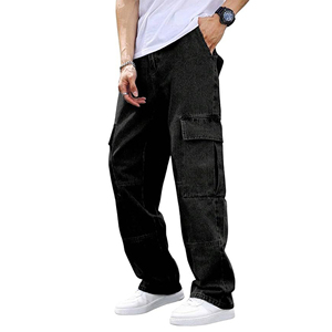 Pantalones cargo de mezclilla de lavado claro para hombre, de corte relajado, que combinan comodidad con un estilo urbano. - Product Image 4