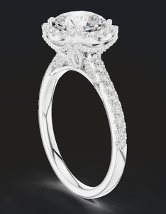 Bague en or blanc certifié avec diamant taille coussin et un magnifique design halo luxueux pour un bijou de fiançailles élégant - Product Image 2