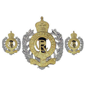 Badge personnalisé en métal moulé sous pression, sans nickel, fait main, avec motifs croix dorée, couronne et couronne de lauriers, à coudre sur vêtement - Product Image 2