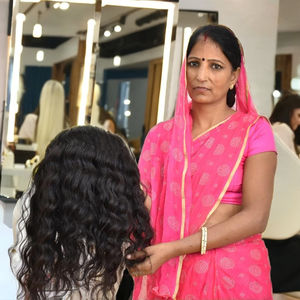 Cabello crudo Venta al por mayor Precio de fábrica Paquetes transparentes ondulados naturales Cabello Cutícula sin procesar Alineado Cabello humano indio virgen - Product Image 1