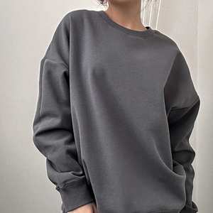 เสื้อสเวตเชิ้ตคอกลมโอเวอร์ไซส์สำหรับผู้หญิง สีชมพูสดใส แขนยาว สวมใส่สบายๆ สำหรับฤดูหนาว สไตล์สตรีทแวร์ - Product Image 3