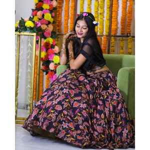 Hermoso vestido de fiesta de noche estampado Lehenga Choli con estampado seductor - Product Image 5