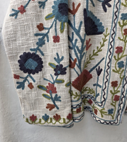 Veste matelassée en velours brodée à la main Suzani avec doublure en coton, écologique, respirante, vêtements d'extérieur pour femmes pour l'hiver
