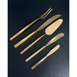 Ensemble de couverts en métal minimaliste, finition mate, résistant à la rouille, couverts de mariage, ustensiles de service - Product Image 1