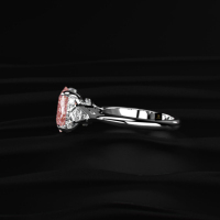 Bague solitaire en diamant de laboratoire allongée avec coussinets et pierres latérales en forme de cerf-volant, or, argent, jaune, blanc, rose, éclat intemporel
