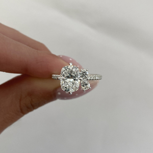 Bague Trio en Diamant de Laboratoire Certifié IGI de 2,15 Carats, Coupe Coussin, avec Pierres Poire et Rondes, Bague Tendance pour Femme - Product Image 4