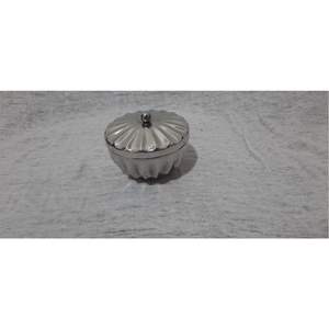 Bol de service cannelé de luxe en acier inoxydable avec couvercle, bonbonnière et récipient à noix en métal, pot de rangement de cuisine et plateaux polis miroir - Product Image 2