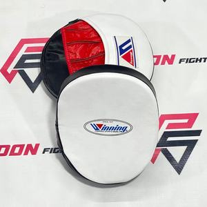 OEM, conception personnalisée, coussinets de frappe incurvés imprimés, équipement d'entraînement professionnel, Twins, produits de boxe en cuir véritable - Product Image 3