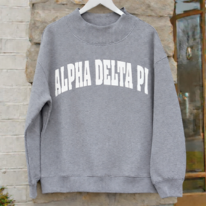 Pull oversize pour femme en maille douce à col montant, à manches longues, coupe ample, confortable et douillet, avec badge, idéal pour l'hiver et l'automne - Product Image 3