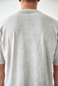 T-shirt vintage pour homme en coton délavé à l'acide, style streetwear rétro, col rond, manches courtes, effet vieilli, couleur minérale, vente en gros - Product Image 4