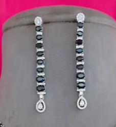 Collier de créateur avec zircon et diamants serti de boucles d'oreilles finition argentée pour mariage et fête ou cadeau pour femmes et filles - Product Image 2
