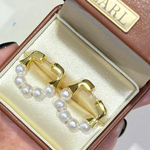 Pendientes de Perlas Naturales de Agua Dulce con Diseño de Nicho de Lujo Versátil, Hebilla de Herradura y Cierre de Aguja - Product Image 5