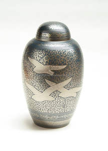 Urnas de Cremación de Latón Estilo Americano Personalizadas al por Mayor para Humanos y Mascotas, 10 Pulgadas, Acabado en Peltre, Artículos Funerarios de Recuerdo - Product Image 6