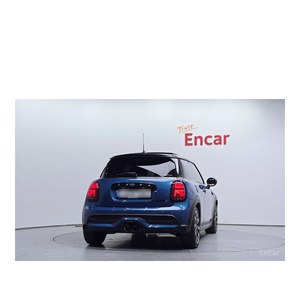 Mini Cooper Classic 2022/1 con Cámara Trasera, Asientos de Cuero, Volante a la Izquierda, Estándar de Emisiones Euro V, Solo 3.111 km de Kilometraje - Product Image 4