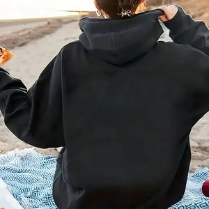 Sudadera con capucha de manga larga para mujer, personalizada con pedrería de alta calidad, con logo frontal, estilo streetwear, para mujer. - Product Image 4