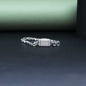Lujosa Pulsera de Tenis de Plata 925 con Diamantes, Corte Brillante Redondo, Engaste de Garras, Diseño Geométrico Clásico, Joyería para Boda - Product Image 2