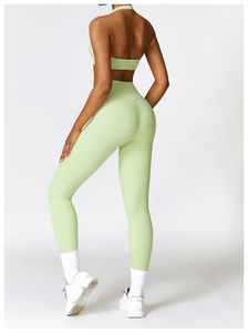 Women's 3-Piece Yoga Set Seamless Sports Bra with Elastic Waist High Waist Leggings Workout Gym Fitness Wear Anti-Wrinkle - Product Image 4