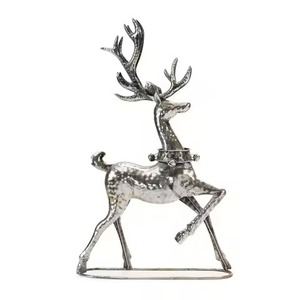 Elegante Centro de Mesa con Reno Navideño, Decoración Metálica de Lujo para Mesas de Comedor - Product Image 3