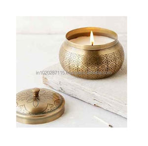 Centro de mesa para velas votivas de hierro con elegante diseño antiguo, ideal para bodas y mesas de celebración - Product Image 1