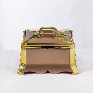 Cacerola metálica con revestimiento de ABS que se calienta rápidamente en el horno, ahorrando tiempo y energía mientras preparas la cena. - Product Image 3