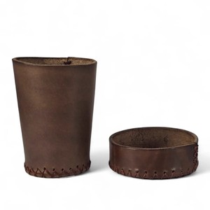 Gobelet à dés en cuir de vachette véritable de haute qualité, personnalisé OEM, fabriqué à la main en couleurs et avec logo sur mesure, modèle 2026 - Product Image 1