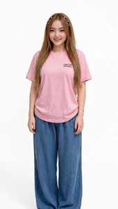 Oneten Apparel Camiseta de manga corta con cuello redondo y estampado de letras rosas para mujer, camiseta informal holgada de verano - Product Image 2