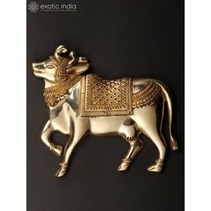 Petite statue en laiton Kamadhenu de 7 pouces en paire pour décoration murale, cadeaux et temple fabriqués en Inde - Product Image 3