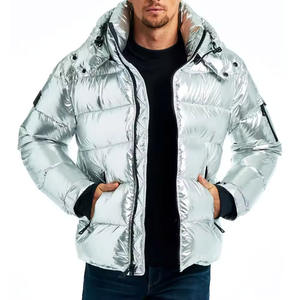 Chaqueta de invierno para hombre con estilo combinado con un moderno look de chaqueta acolchada para la moda urbana de todas las temporadas. - Product Image 1