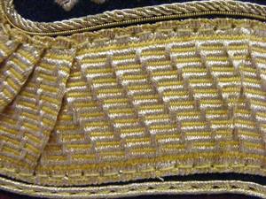 Bandera Decorativa con Emblema de Hilo Dorado, Bandera Personalizada con Logotipo en Hilo Metálico - Product Image 4