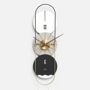 Horloge murale géométrique nordique design, horloge décorative artistique moderne, accent de luxe pour salon - Product Image 6