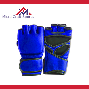 Gants de boxe et de MMA professionnels en cuir PU avec logo personnalisé, fermeture réglable, antidérapants, sangle de poignet ajustable, fabriqués au Pakistan - Product Image 4