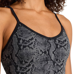 Soutien-gorge de sport pour femme Everyday Comfort, sublimation, fabriqué avec un tissu extensible respirant et anti-humidité, pour le fitness et le yoga. - Product Image 4