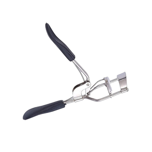 High Quality Non-Slip Handle Eyelash Curler with Pads Private Label Make-up Beauty Care Eyelashes for Salons - Product Image 3