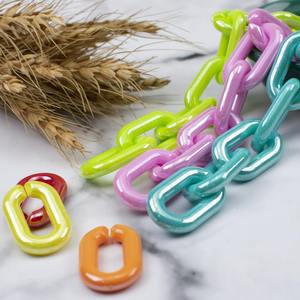 Chaîne élégante en résine, design personnalisable peint à la main, décoration de luxe pour la maison, sculpture murale en résine colorée, irrégulière - Product Image 5