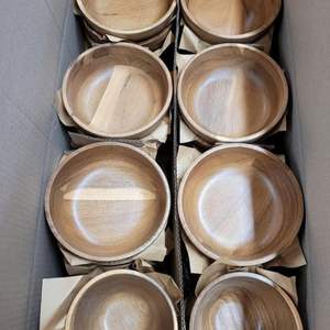 HOT SELLING 2026 Wooden Bowl Solid Wood Serving Bowl for Salad Serving and Fruit Display in Kitchen Use - Product Image 3